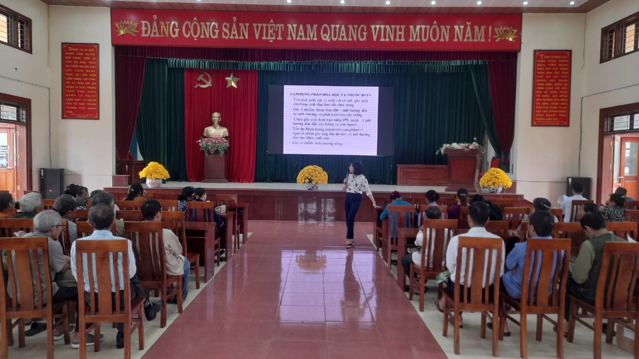 Hội nghị tập huấn Kỹ thuật trồng, ghép cải tạo, chăm sóc và phòng trừ sâu bệnh cho cây nhãn, vải vụ Xuân 2024